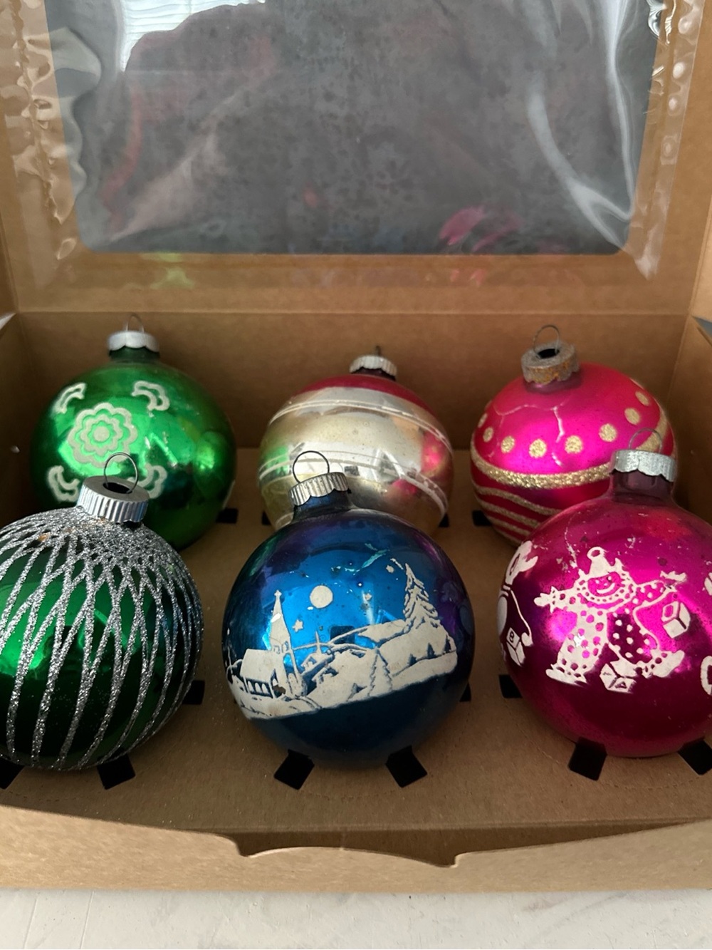 BOX OF 6 VINTAGE SHINY BRITE STENCILED ORNAMENTS